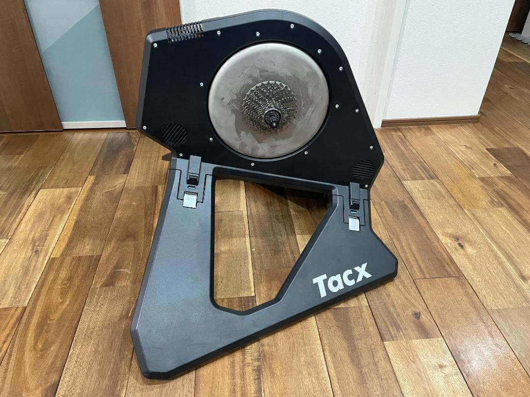 【付属品充実ANT+ドングル他】Tacx Neo Smart スマートトレーナー