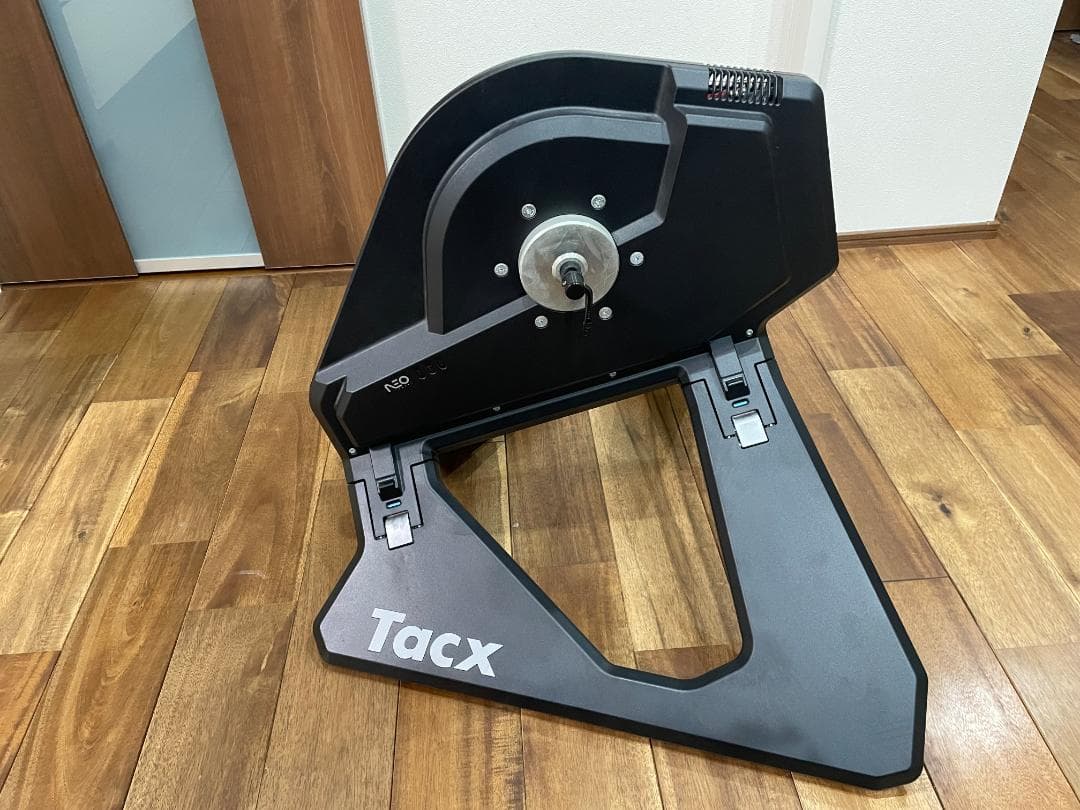 【付属品充実ANT+ドングル他】Tacx Neo Smart スマートトレーナー