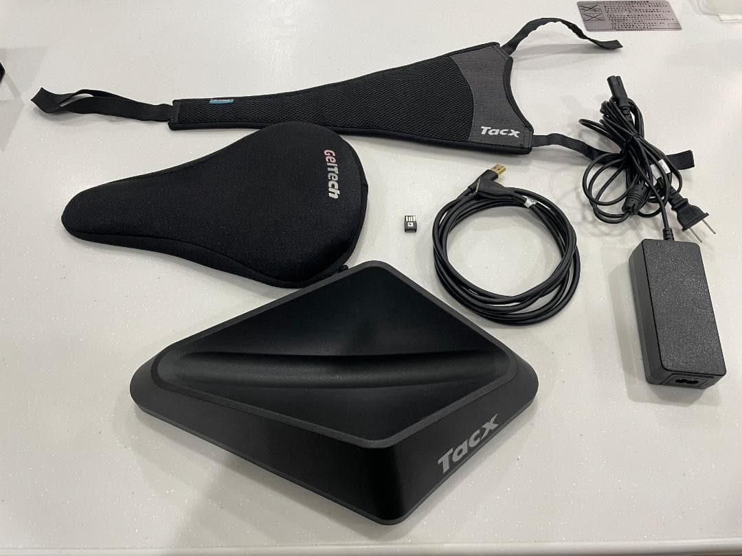 【付属品充実ANT+ドングル他】Tacx Neo Smart スマートトレーナー