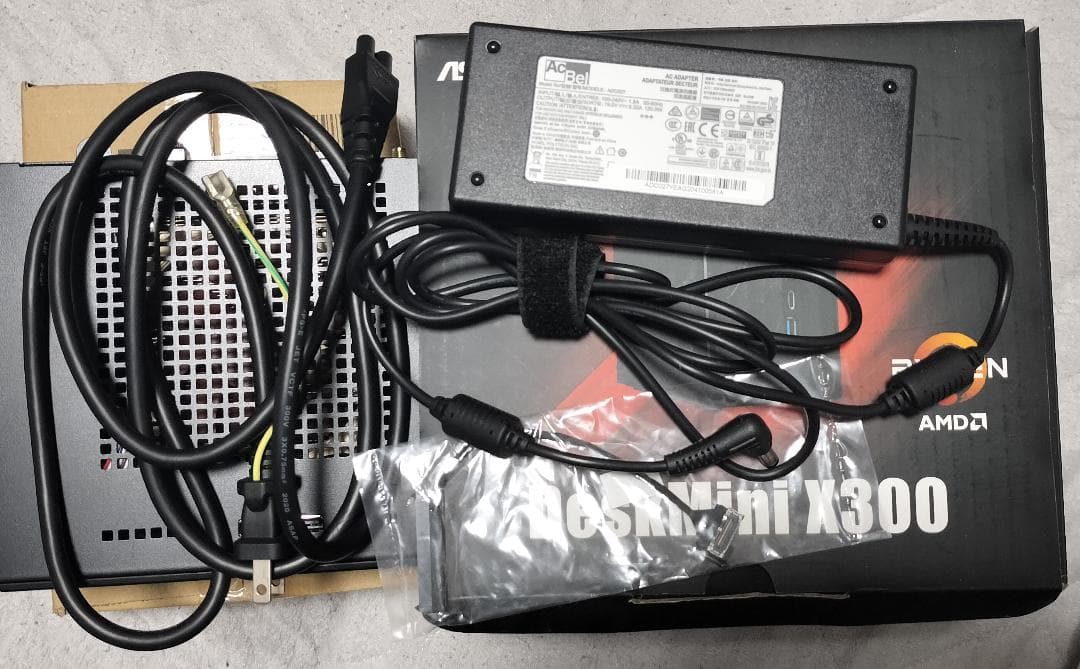 ASRock Deskmini X300 ミニPC