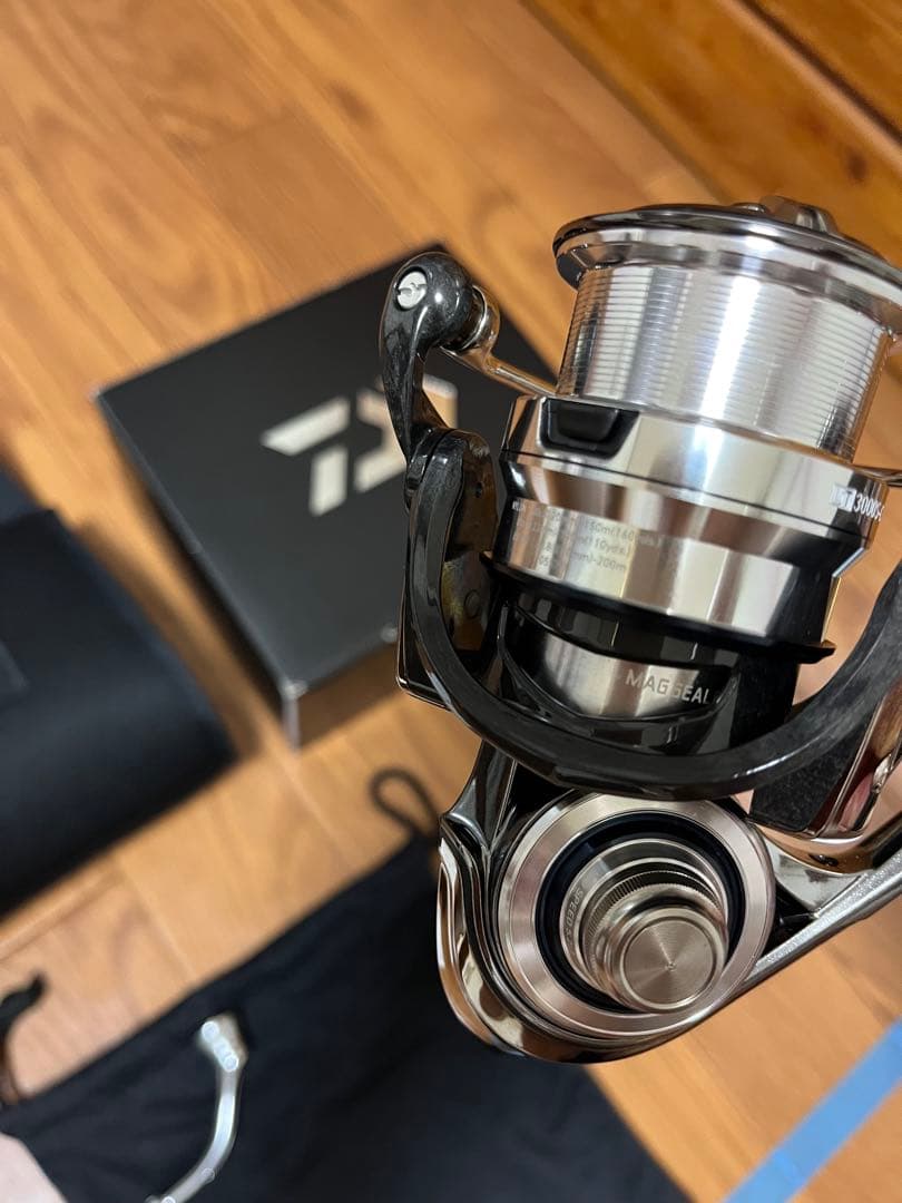 DAIWA 18EXIST スピニングリール