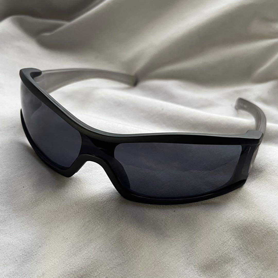PRADA スポーツサングラス