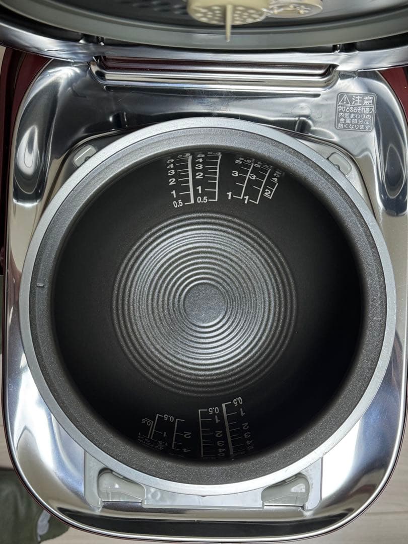 TOSHIBA 真空圧力IH炊飯器 RC-10VFP 赤（中古）