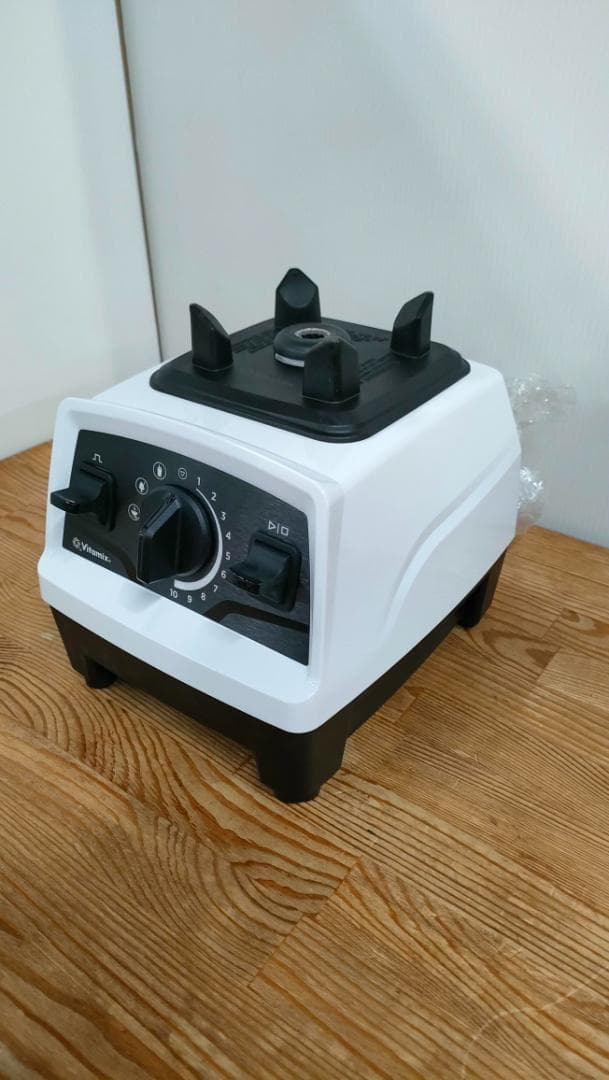 【新品、未使用】バイタミックス　E520　ホワイト　保証書あり　1657