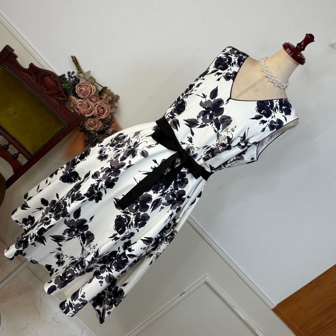 美品　LAURA ASHLEY 水彩　フラワー　ワンピース