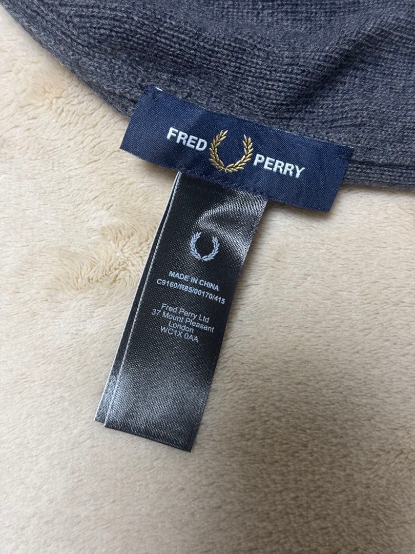 【新品 未使用 試着のみ】FRED PERRY ニット帽