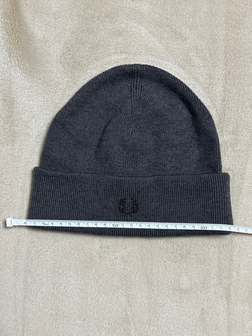 【新品 未使用 試着のみ】FRED PERRY ニット帽