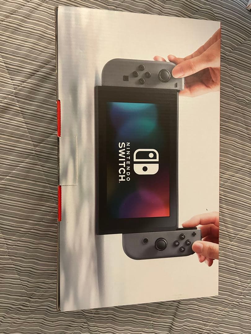 Nintendo Switch 本体 グレー Joy-Con付き　おまけもあり。
