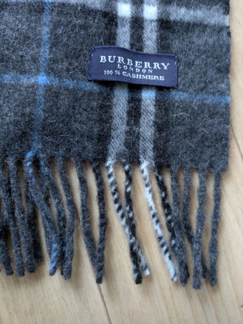 新品未使用品暖かいBURBERRY カシミヤ100% チェックマフラー