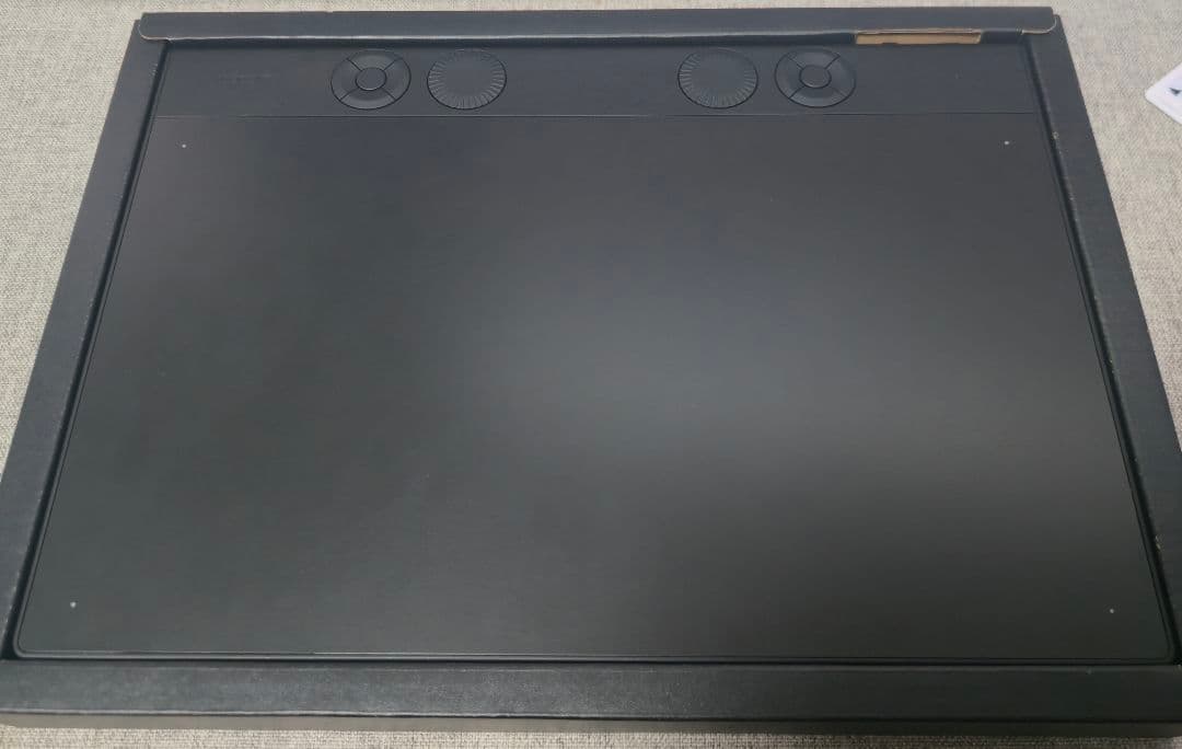 液タブ・ペンタブ Wacom Intuos Pro Medium 2025 PTK670K0C