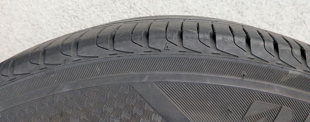 のり様①　　REGNO　GRV2　225/60/17　2本