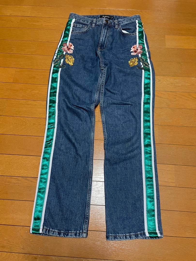 すみれ Desigual 花柄刺繍 デニムパンツ 36サイズ