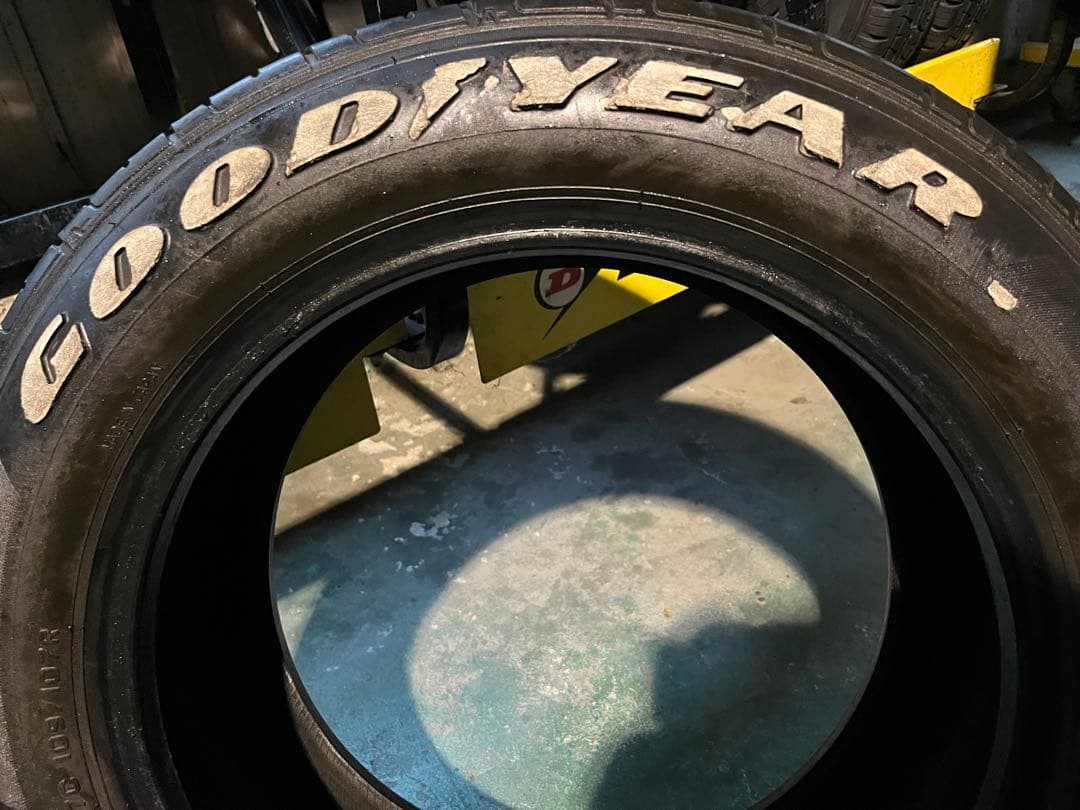 215/60R17C 109/107 ２本セット
