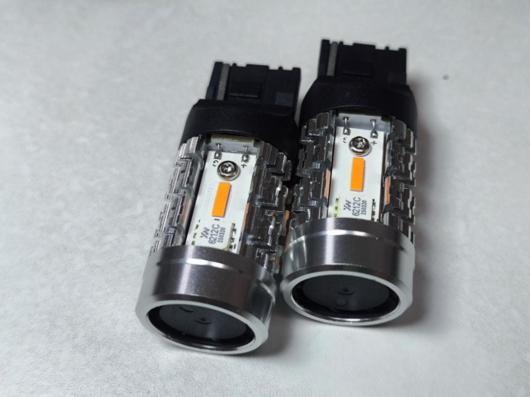 STP 18LED　発色と冷却性に拘った　爆光LED ウィンカーバルブ