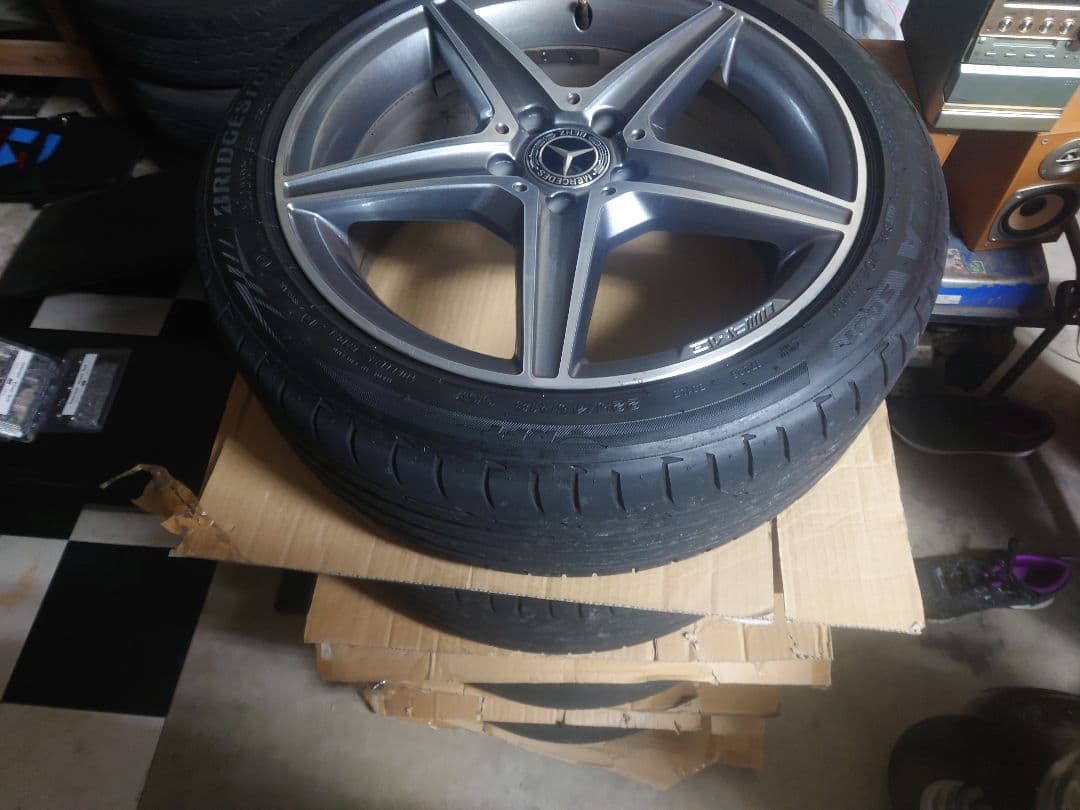 ベンツ Cクラス w205 AMG １８インチ