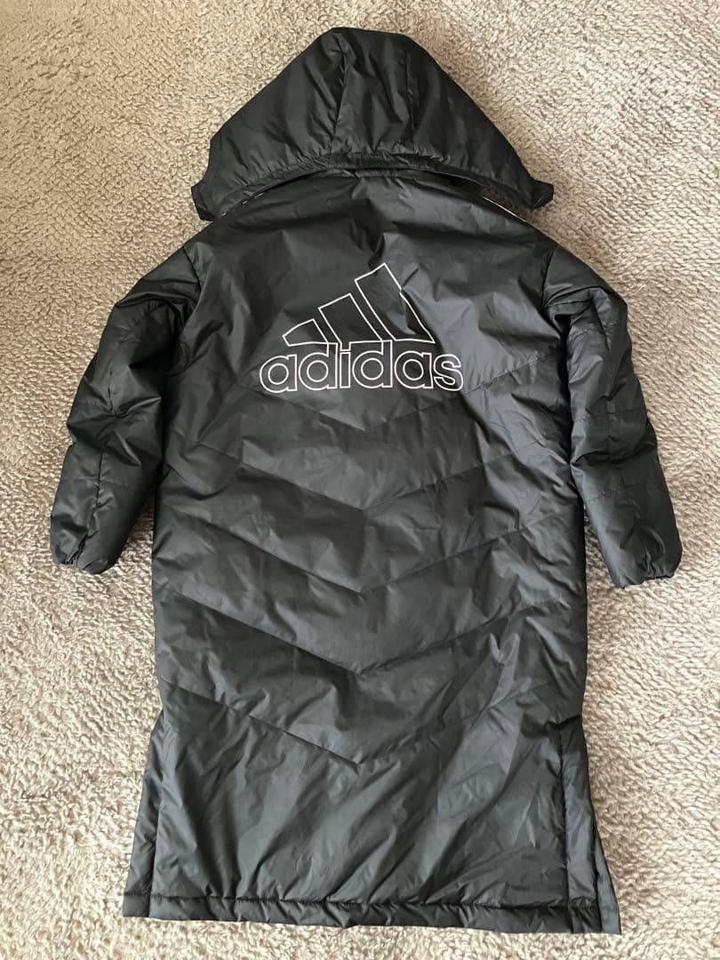ねね様　【極美品】 adidas アディダス ベンチコート 130サイズ 防寒