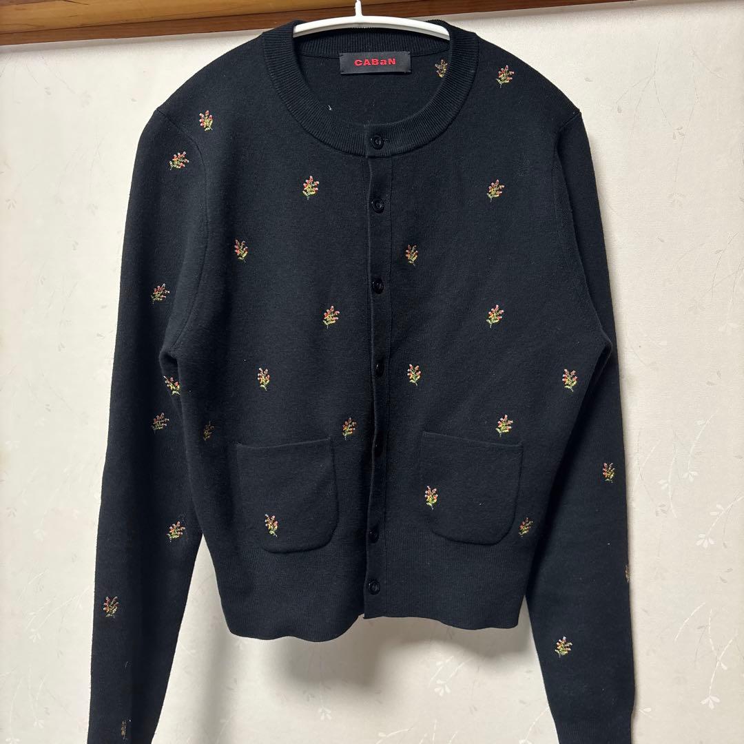 caban コットンカシミヤ フラワーエンブロイダリーカーディガン