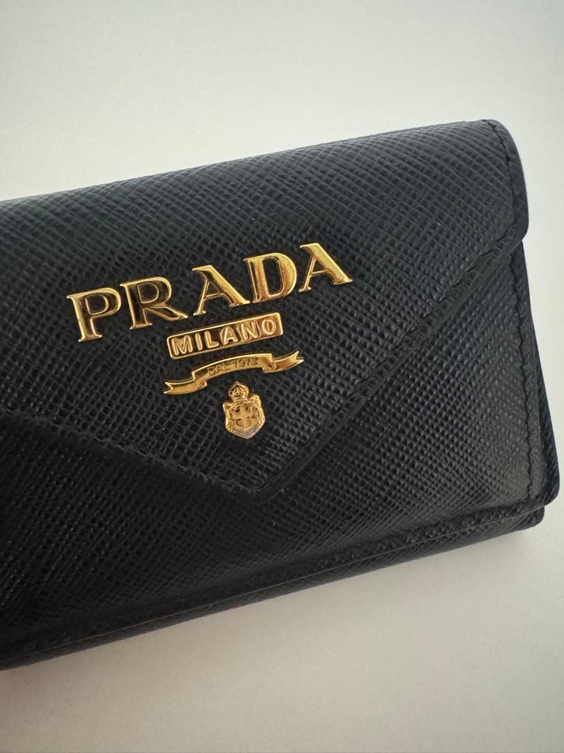 【美品】PRADA サフィアーノレザー 三つ折り財布 1MH021 ブラック