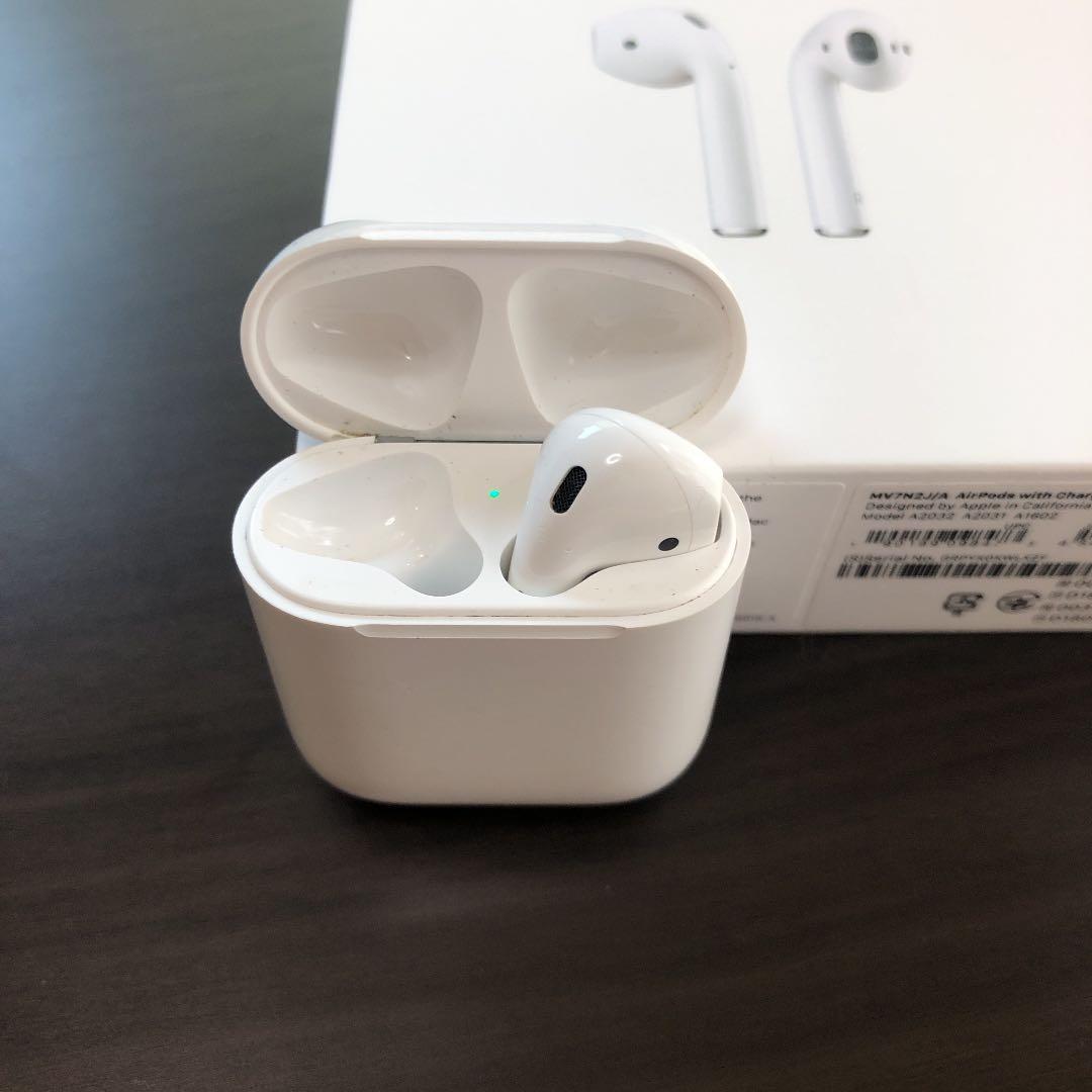 Apple AirPods 第二世代 充電ケース 右耳付き（正規品）
