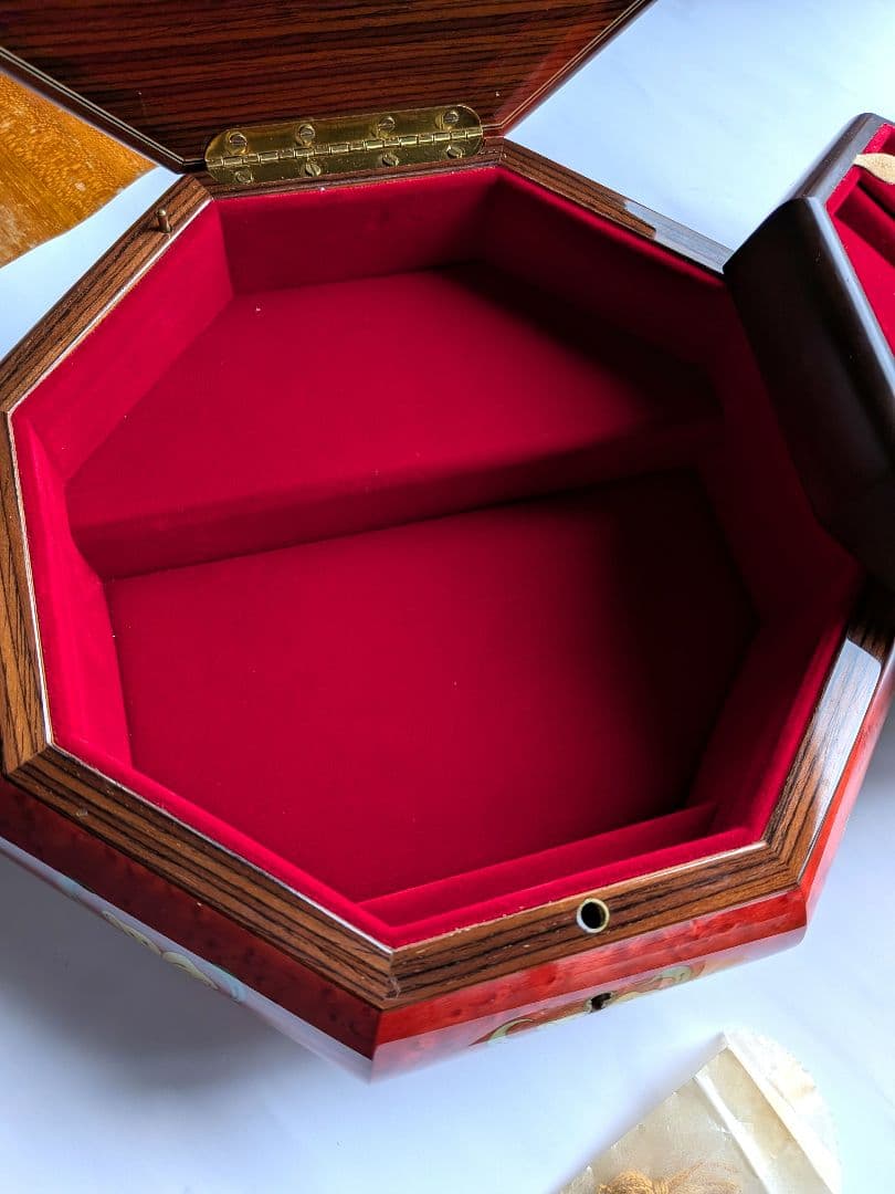 ビンテージ大きなオルゴール付きジュエリーボックス　陶器　italy製、未使用品