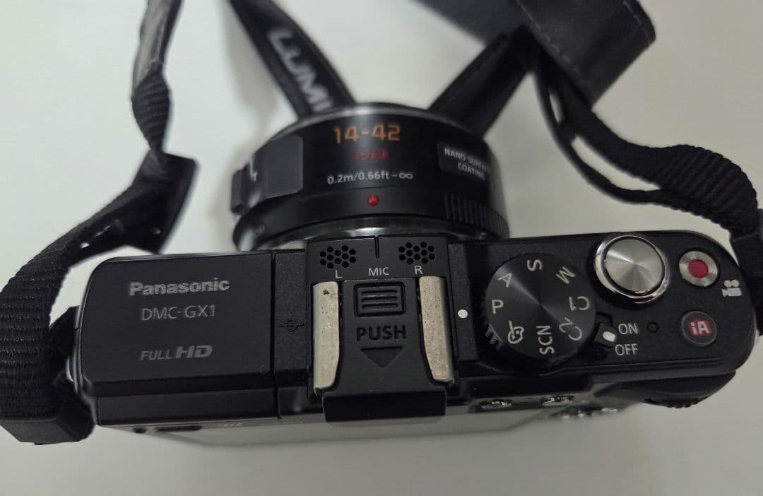 【キットレンズ付き】パナソニック製LUMIX デジタル一眼カメラ DMC-GX1