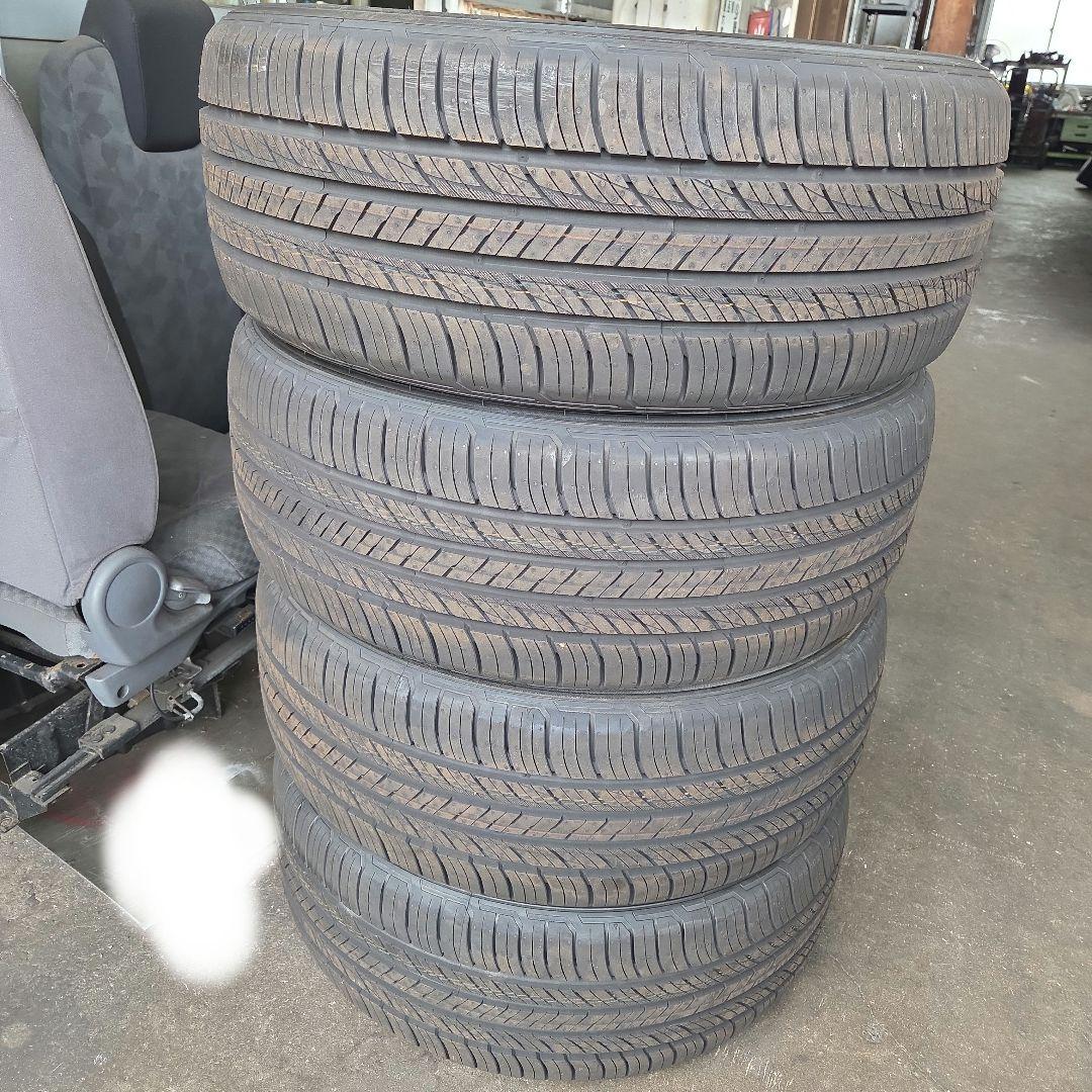 Kumho Crugen　HP71 265/60R18タイヤ