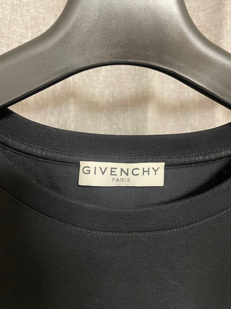 GIVENCHY ブラック Tシャツ RARE