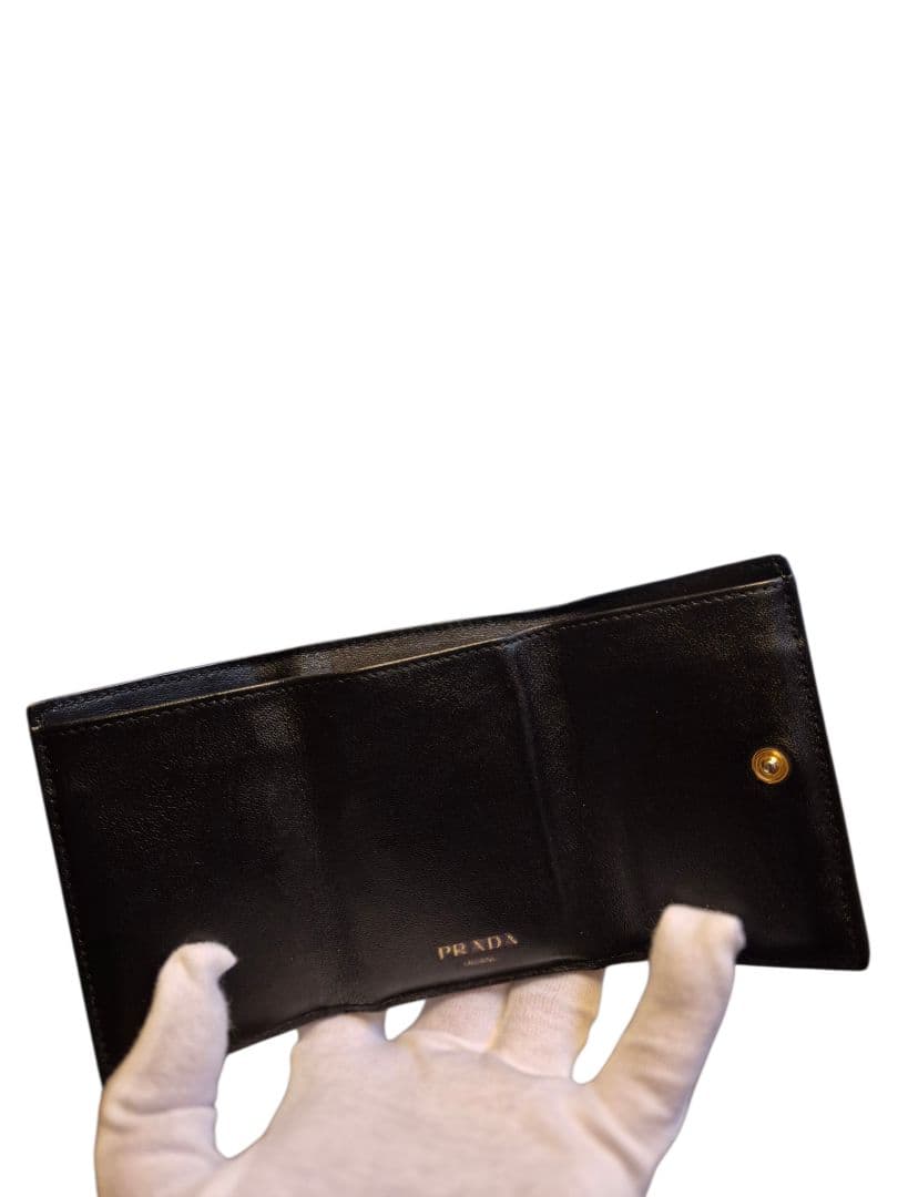 ＰＲＡＤＡ　プラダ　サフィアーノ　三つ折り財布　 w