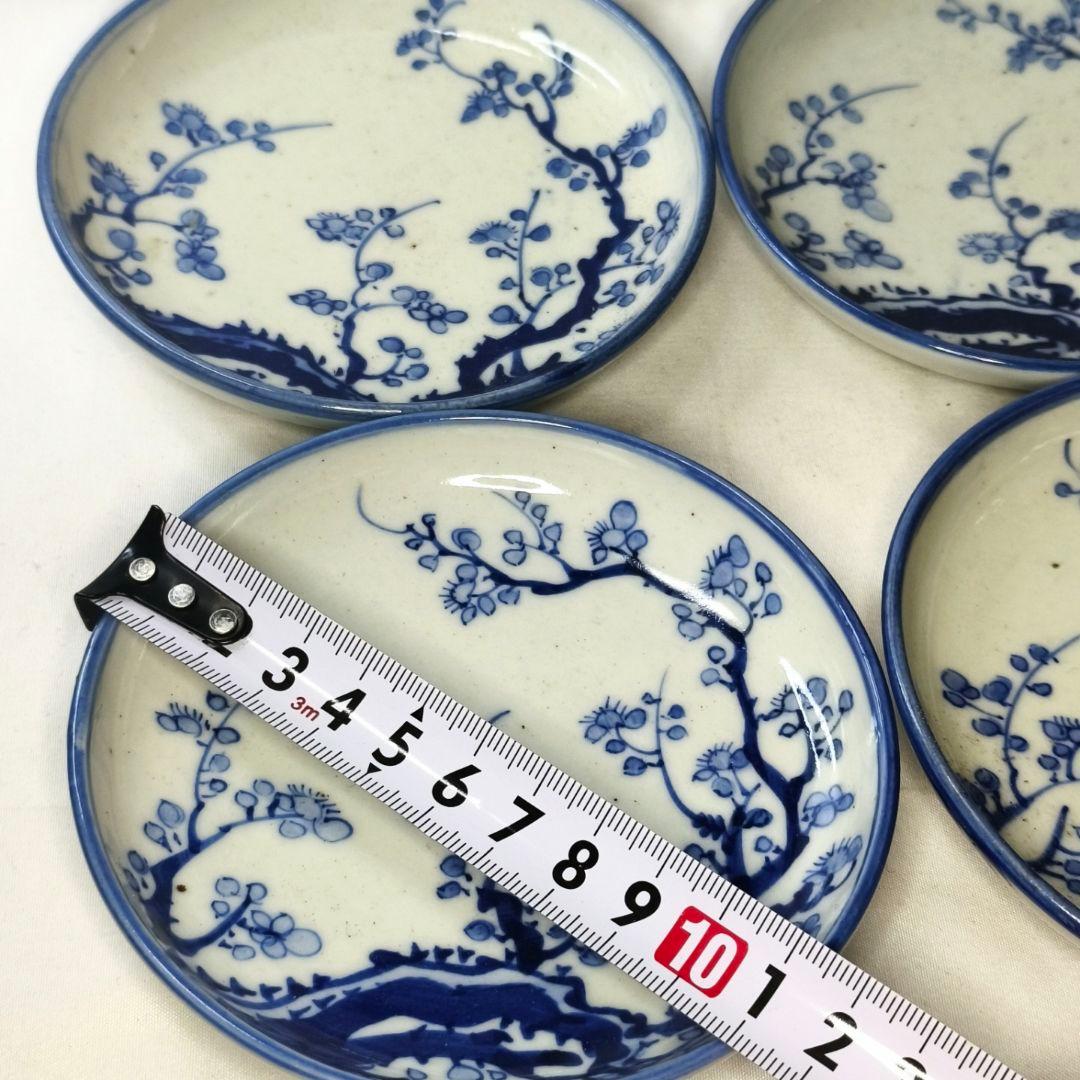 古伊万里 染付丸皿 手描き寒梅文 在銘 明治骨董 旧家蔵出 コレクター放出美品