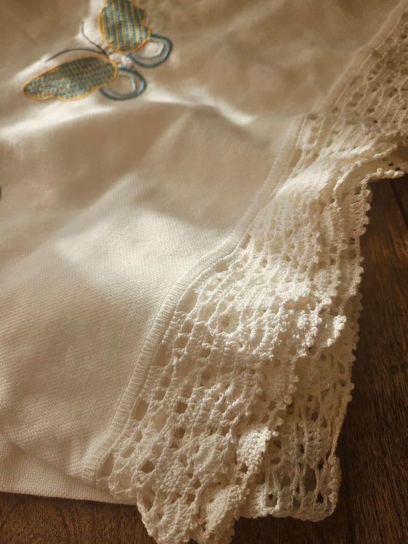 希少　フランスアンティーク風　テーブルクロス　マルチカバー　蝶々　刺繍