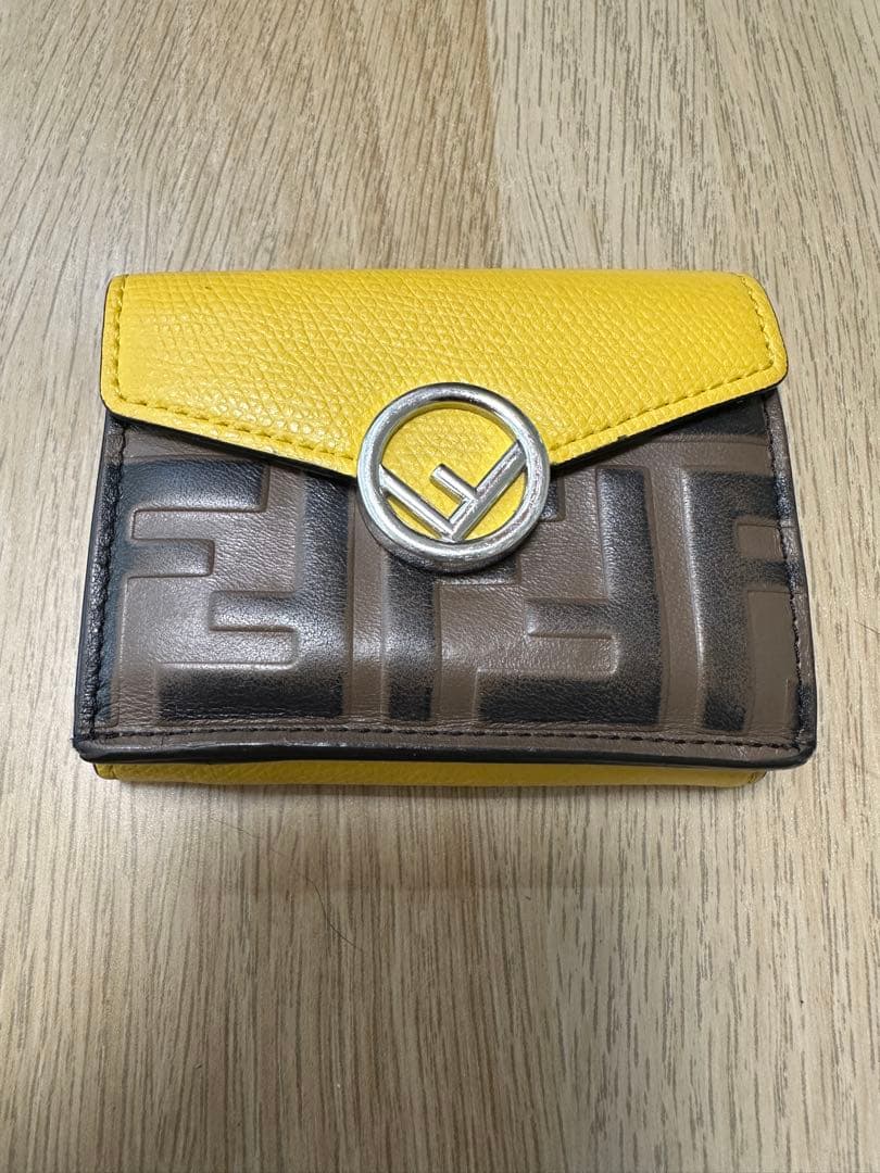 FENDI 三つ折り財布 イエロー