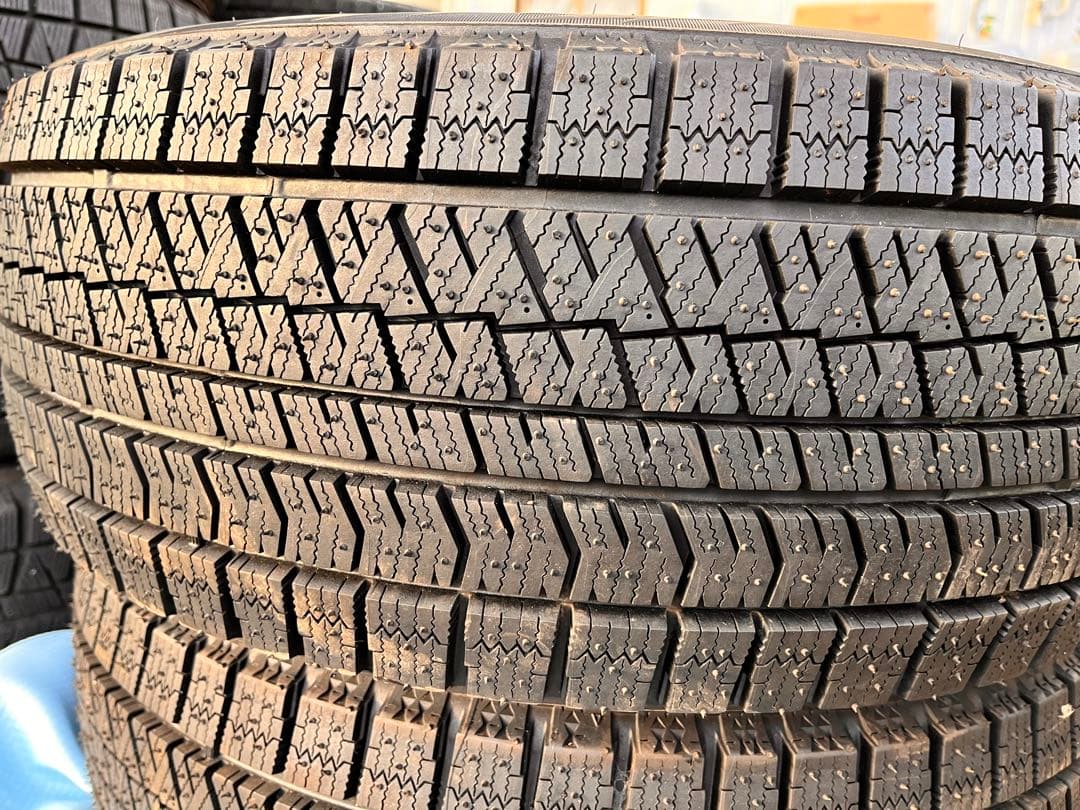 235/45R18 ブリヂストン　スタッドレス　2本セット