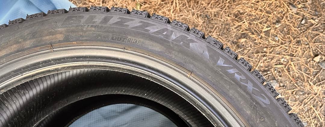 235/45R18 ブリヂストン　スタッドレス　2本セット
