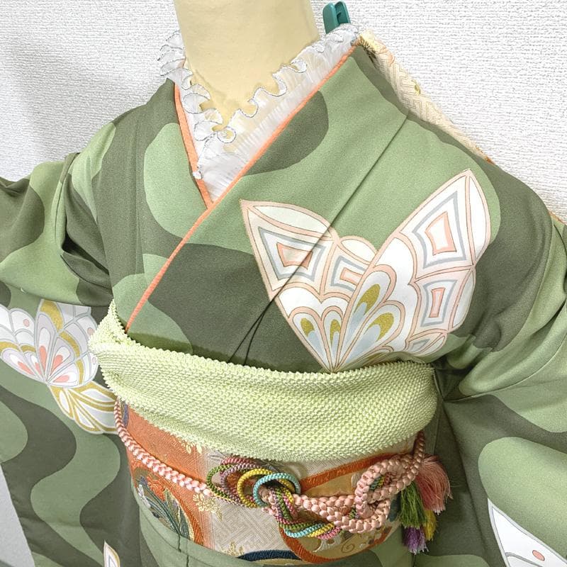 【売切値下げ】411z4〇高身長な方にも 振袖 重ね衿付き 金駒刺繍 緑〇成人式