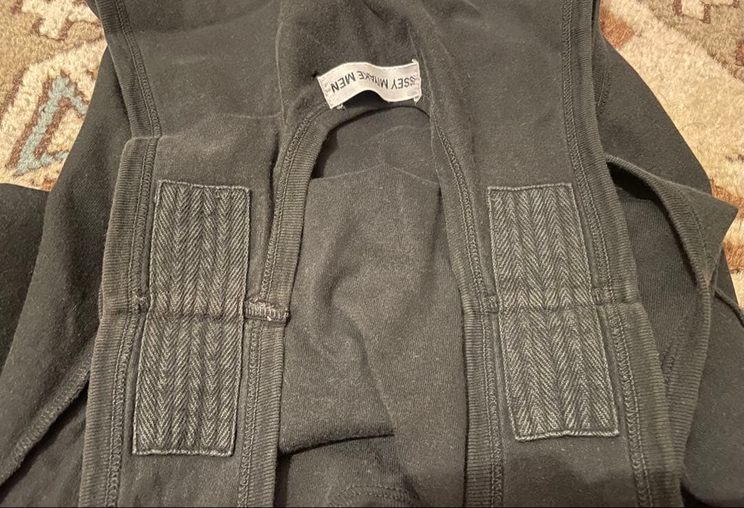 【希少】ISSEYMIYAKEMEN イッセイミヤケ タンクトップ 黒 S