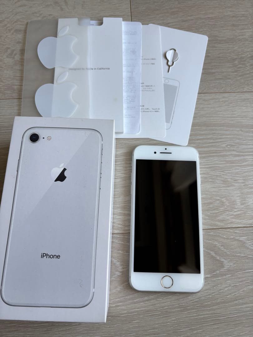 Apple iPhone 8 シルバー 64G