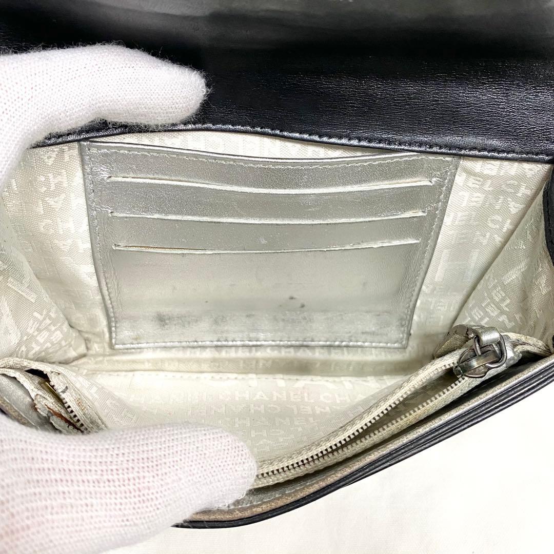 美品✨ CHANEL アイコンライン 二つ折り財布 コンパクト ブラック