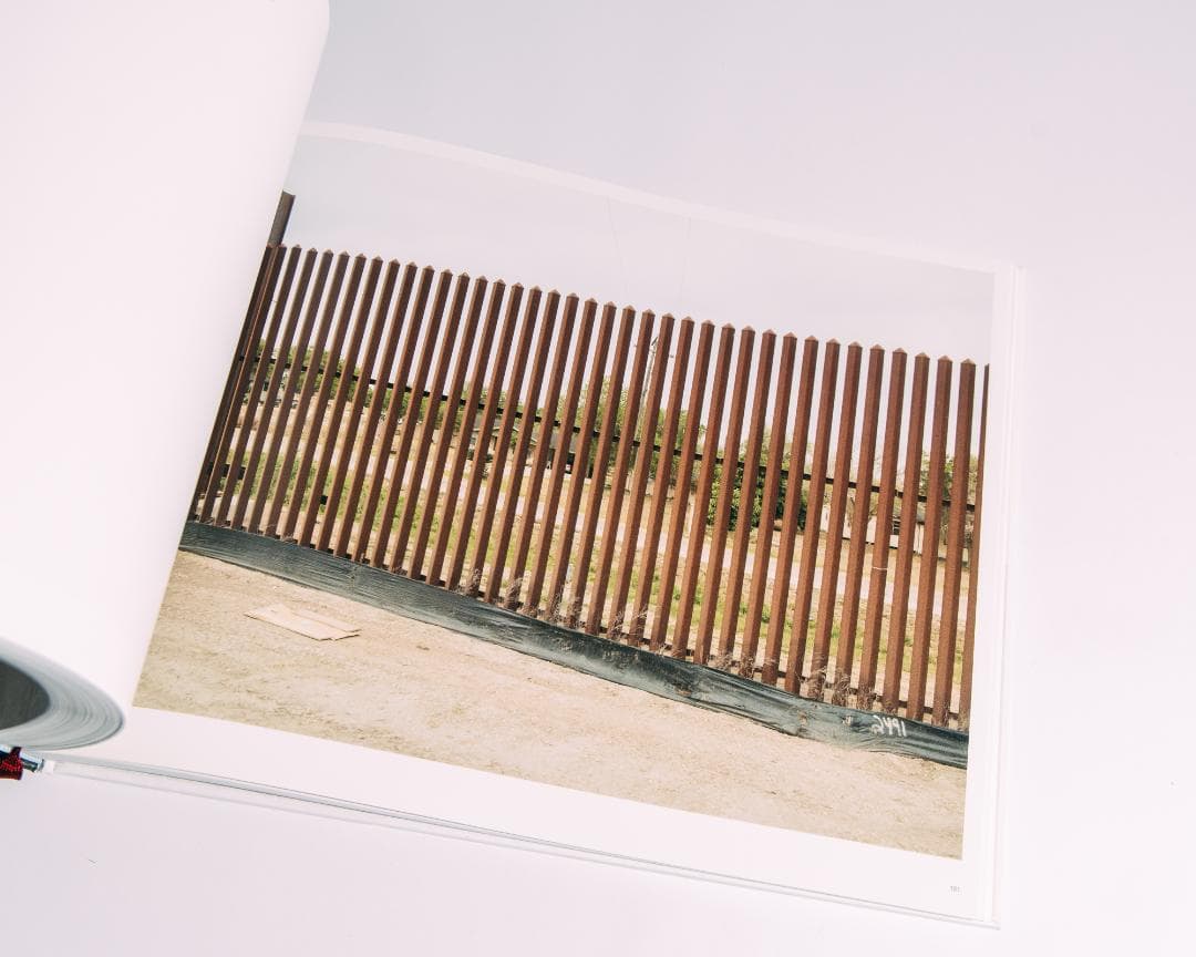 アート・デザイン・音楽 Richard Misrach Border Cantos