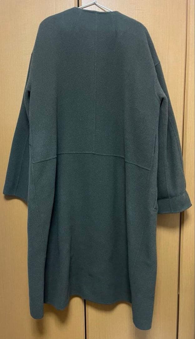 自由区　ウールロングコート　ノーカラー　Vネック　ダークグリーン　サイズ42