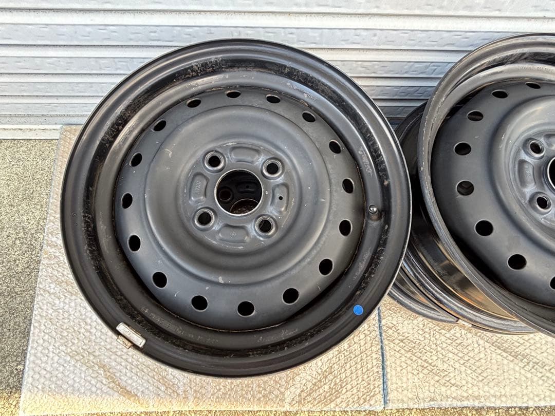 スズキワゴンR 取り外し　黒鉄14インチホイール4本