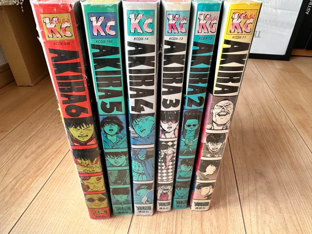 AKIRA 初版本　全巻セット＋ハガキ、イラスト全て揃ってます