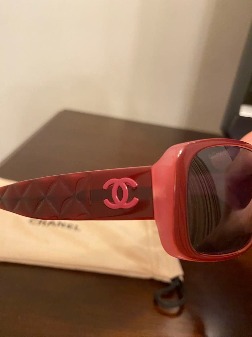 CHANEL シャネル　カメリア　ココ　マトラッセ調　サングラス