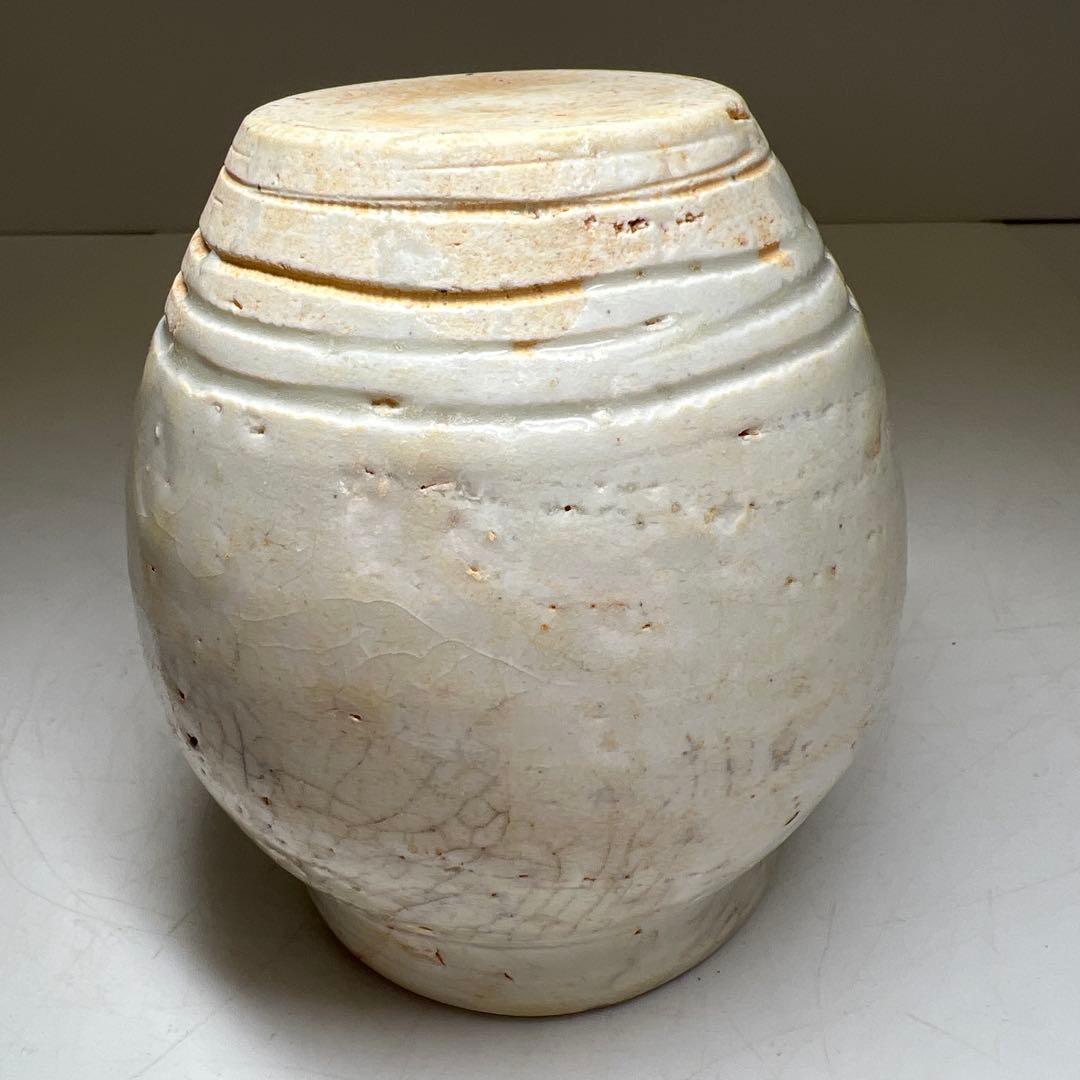 時代　白磁壺　高さ約10.5㎝　東Y8-0224②