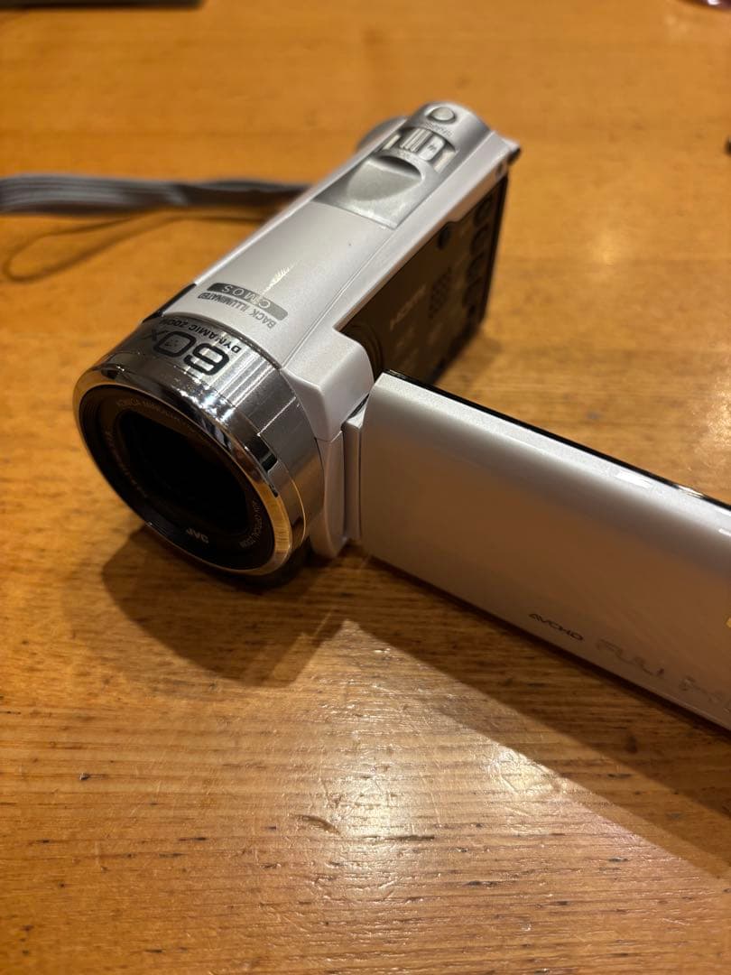 JVC ビデオカメラ本体 充電器・バッテリー付き