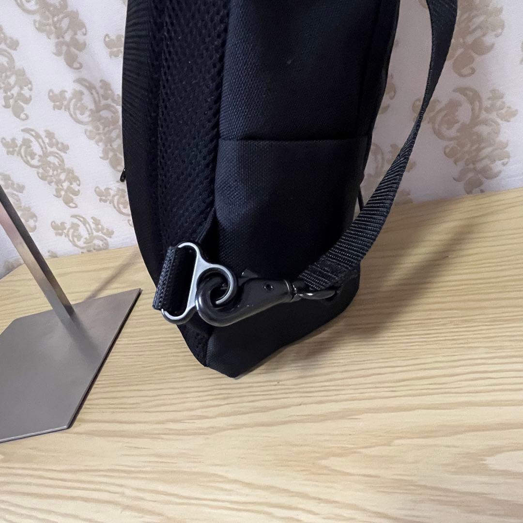 限定特価☆極美品☆Manhattan Portage ボディバッグ ブラック