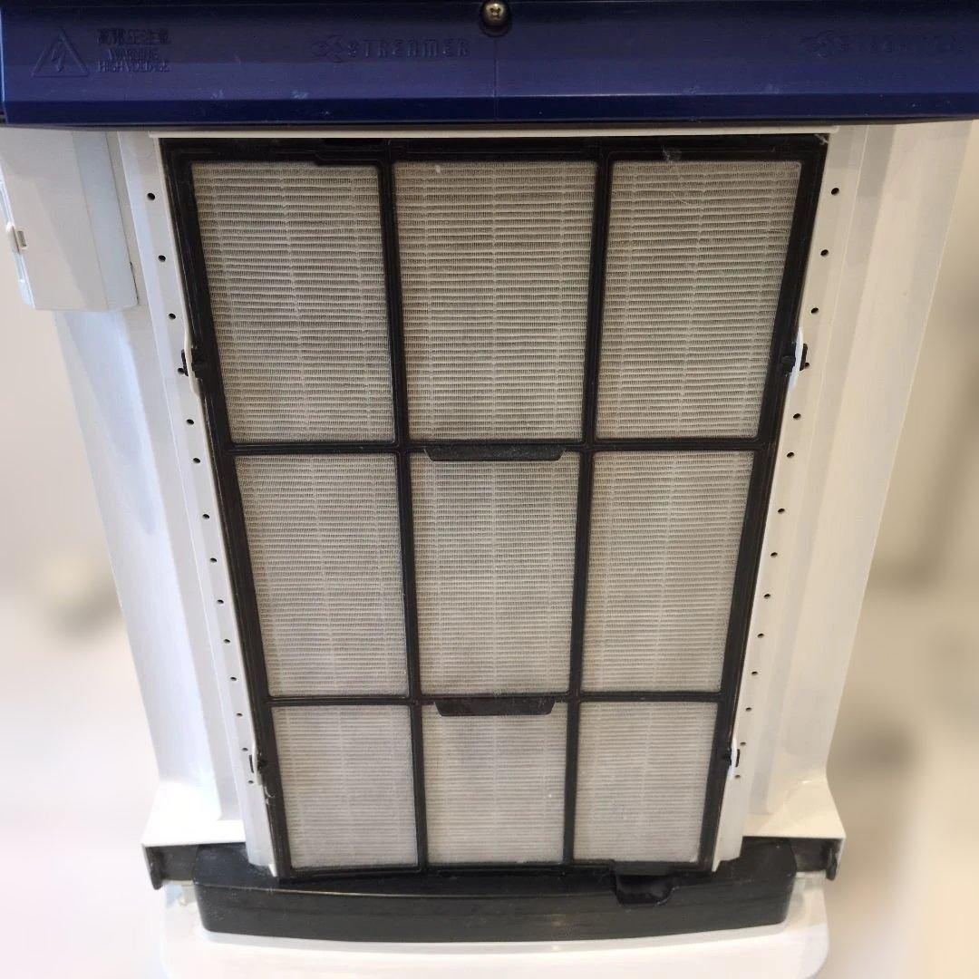 DAIKIN ダイキン　ストリーマ加湿空気清浄機　MCK70VKS-W ホワイト