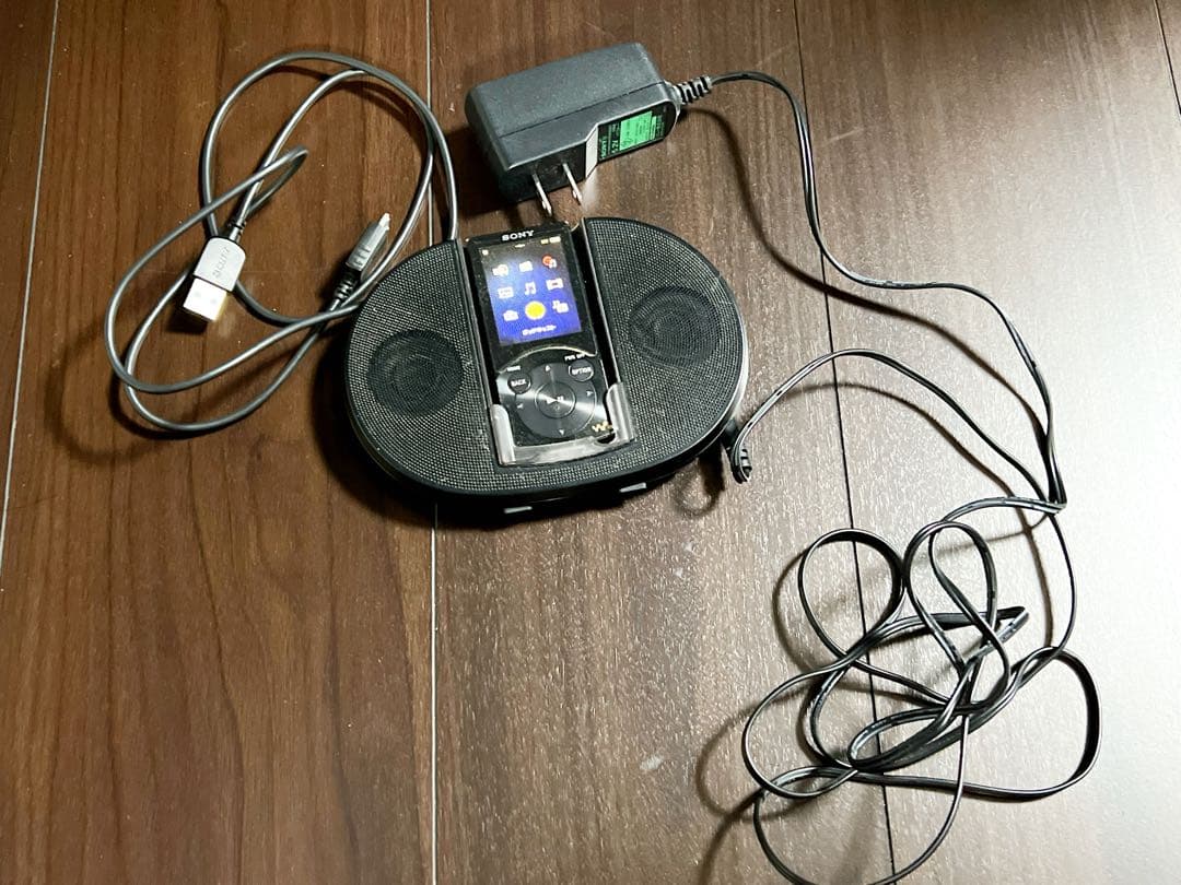 SONY オシャレ WALKMAN スピーカー付き