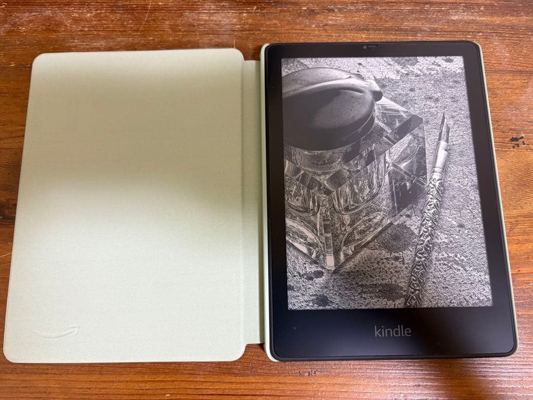 KindlePaperwhite SignatureEdition 本体とカバー