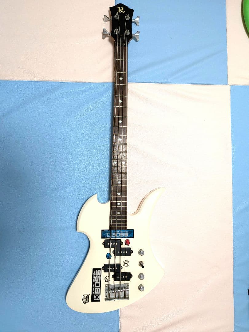 【音出し確認済】B.C.Rich モッキンバードベース ホワイト
