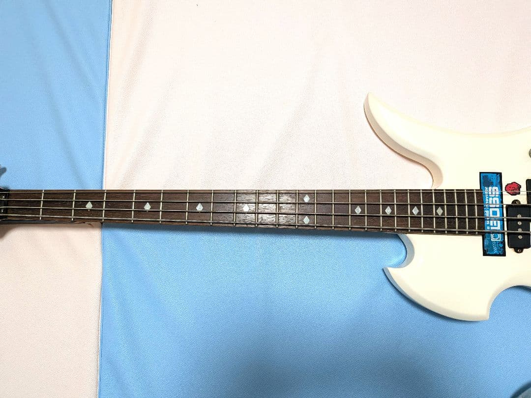 【音出し確認済】B.C.Rich モッキンバードベース ホワイト